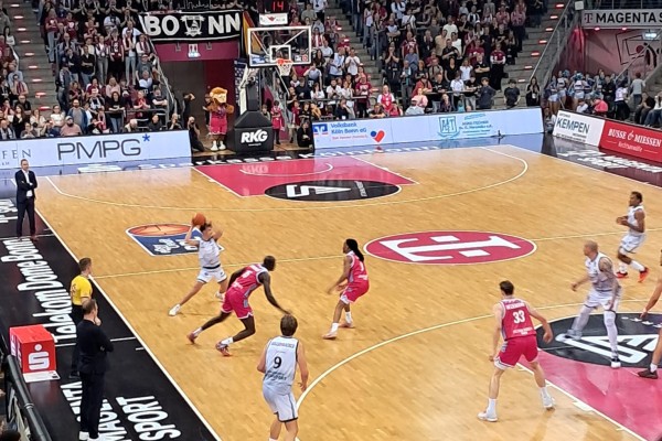 Was für ein Abend bei den Telekom Baskets Bonn!